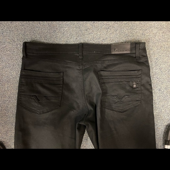 Jeans - Picture 1 of 2